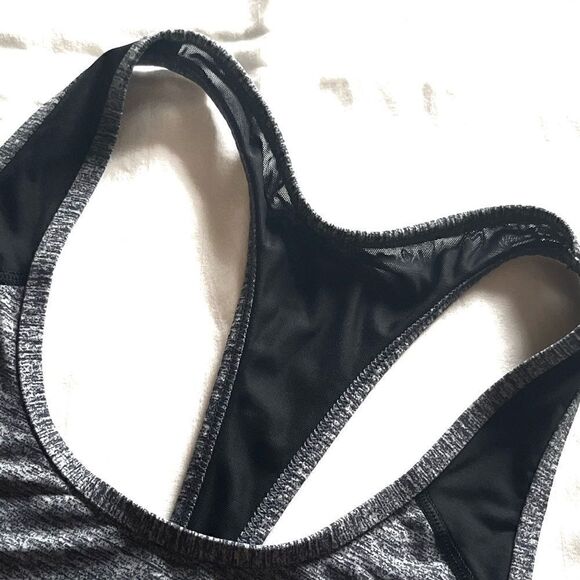 🎉HP🎉NWOT PINK Victoria’s Secret Sports Bra - Picture 4 of 8